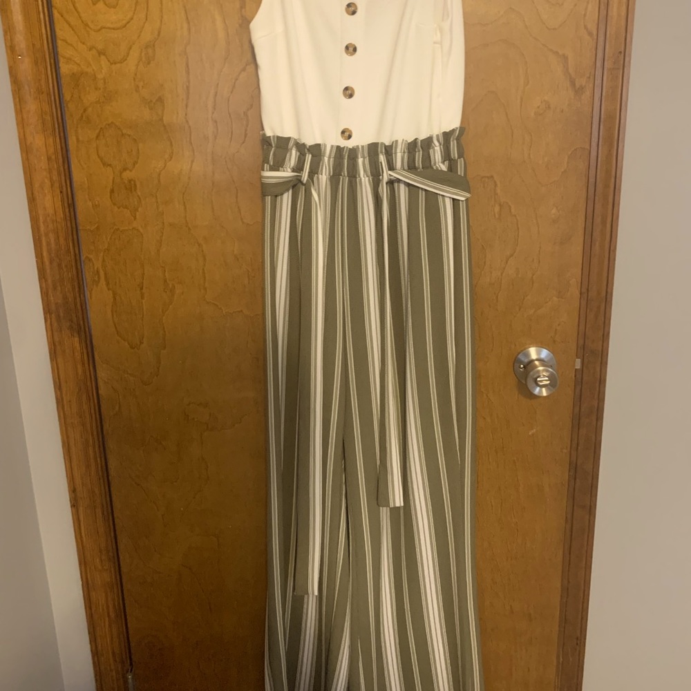 NWT Francesca’s white and green jumpsuit